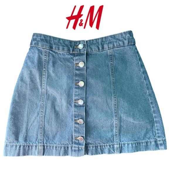 H&M Dresses & Skirts - H&M Blue Denim Mini Skirt – Button Front A-Line (Size US 2)